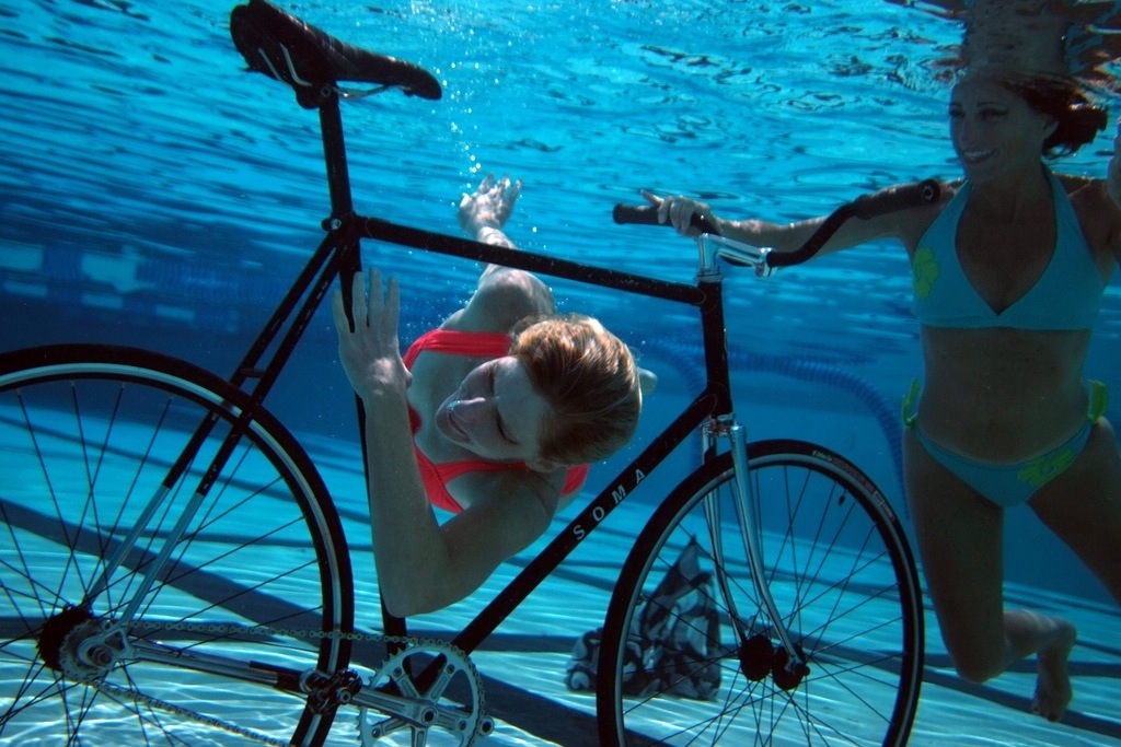 bicikli víz alatt