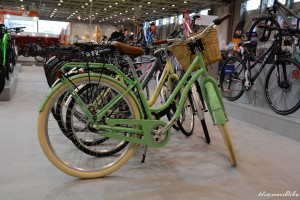 Vad zöld színű városi bringa